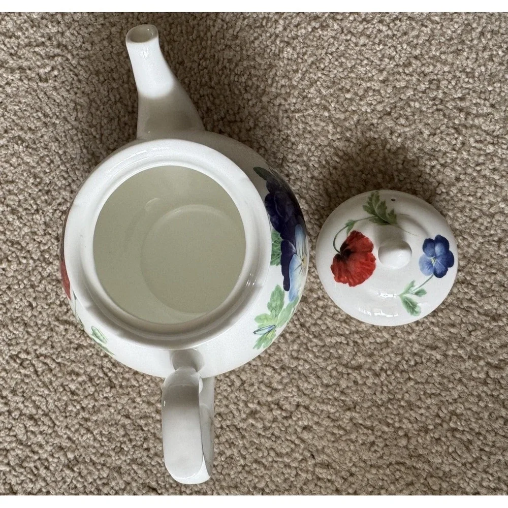 Whittard of Chelsea Amaranta Teapot Fine Bone China Red Poppy /‎ Pansy England